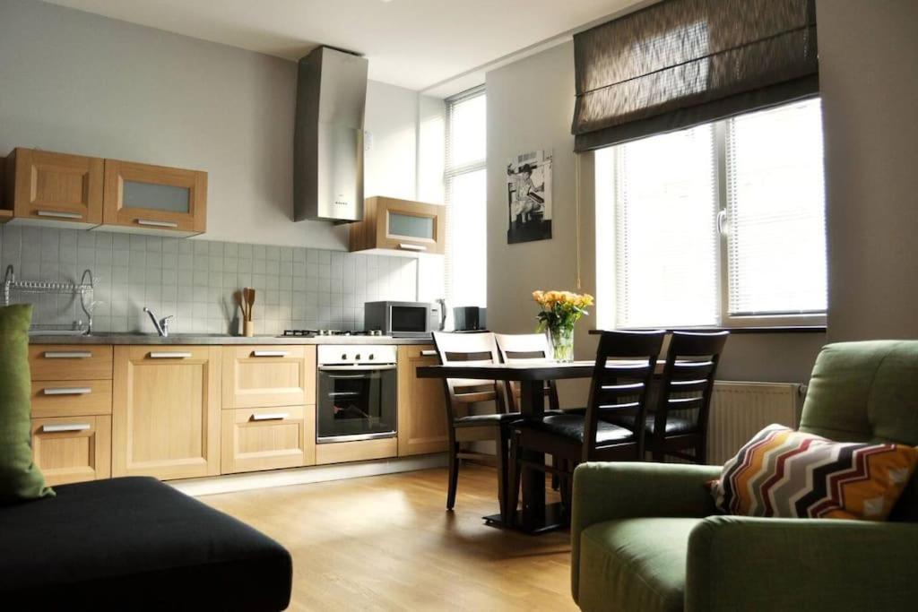City Center 2Bdr Apartment Near Rustaveli Av. Tbilisi Exteriör bild