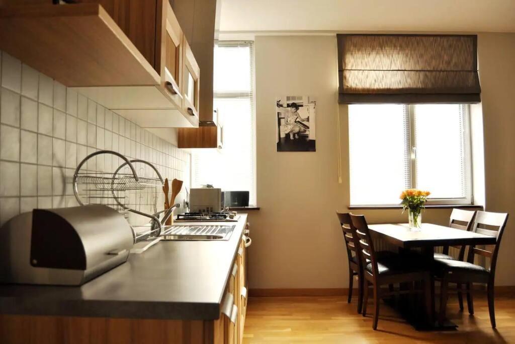 City Center 2Bdr Apartment Near Rustaveli Av. Tbilisi Exteriör bild